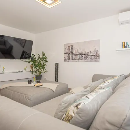 Apartman Holiday * Šibenik